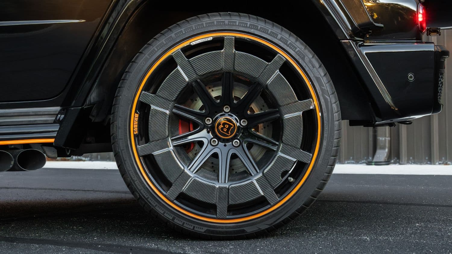 Brabus wheel with orange pinstripe