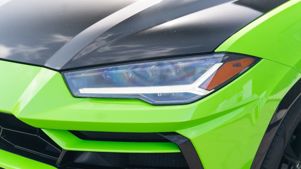 Urus headlight detail under film