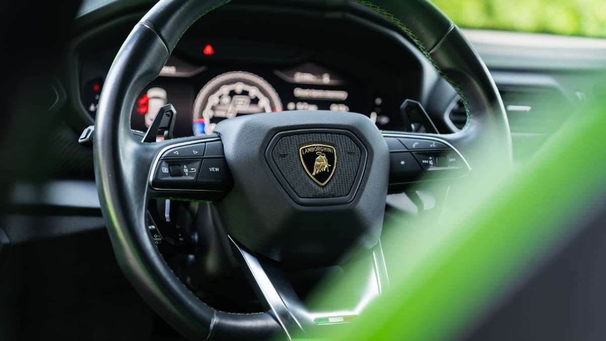 Lamborghini Urus steering wheel