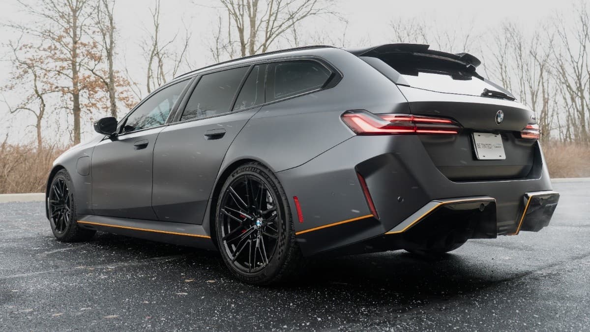 M5 Touring rear three-quarter