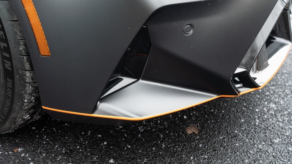 BMW M5 glass and front-end detail