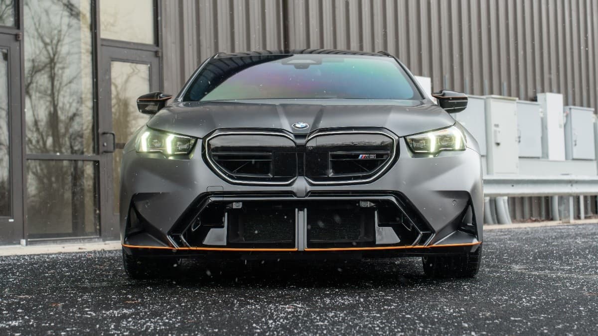 Wrapped edge detail on a BMW M5