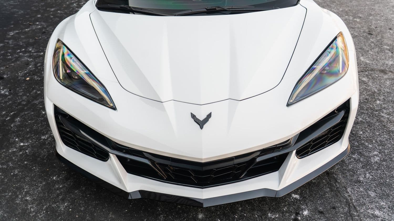 Ceramic-coated white Corvette Z06 in the studio